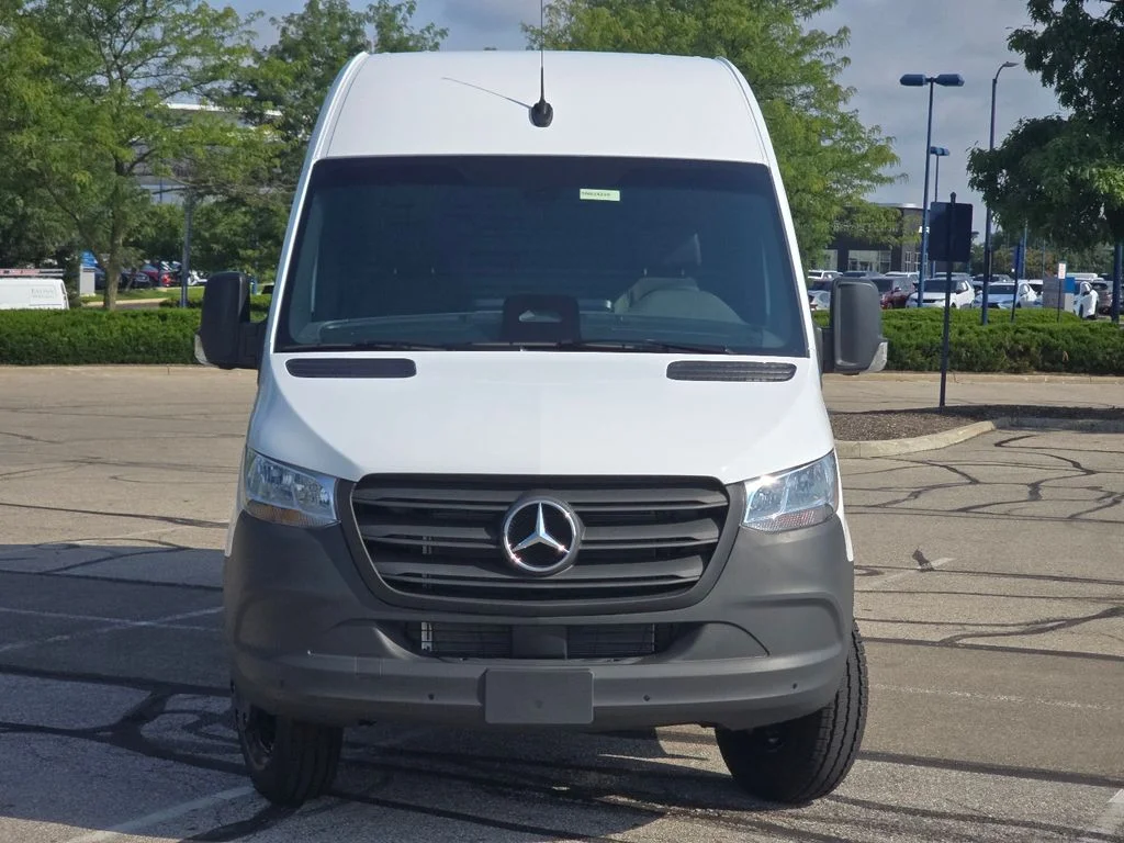 New 2026 Arctic White Mercedes-Benz Cargo 170 WB image 9