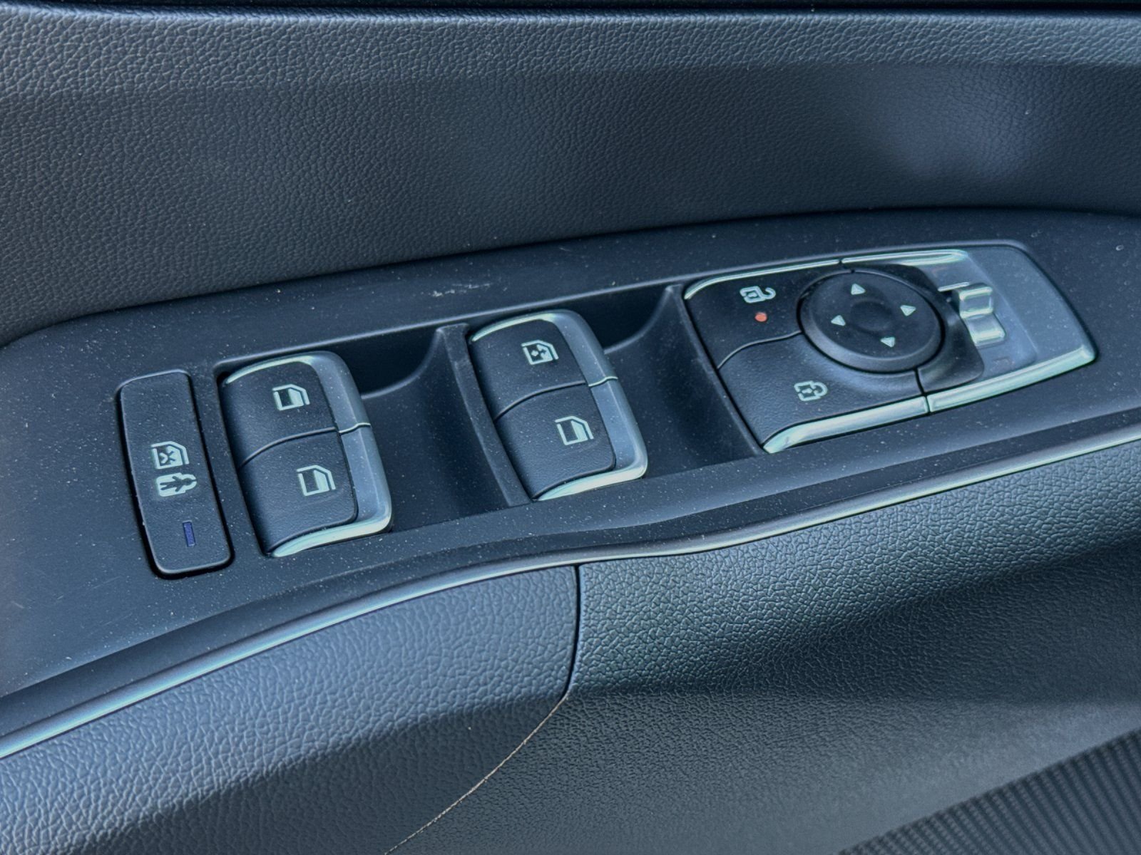 2025 Kia Sorento EX Hybrid - Photo 11