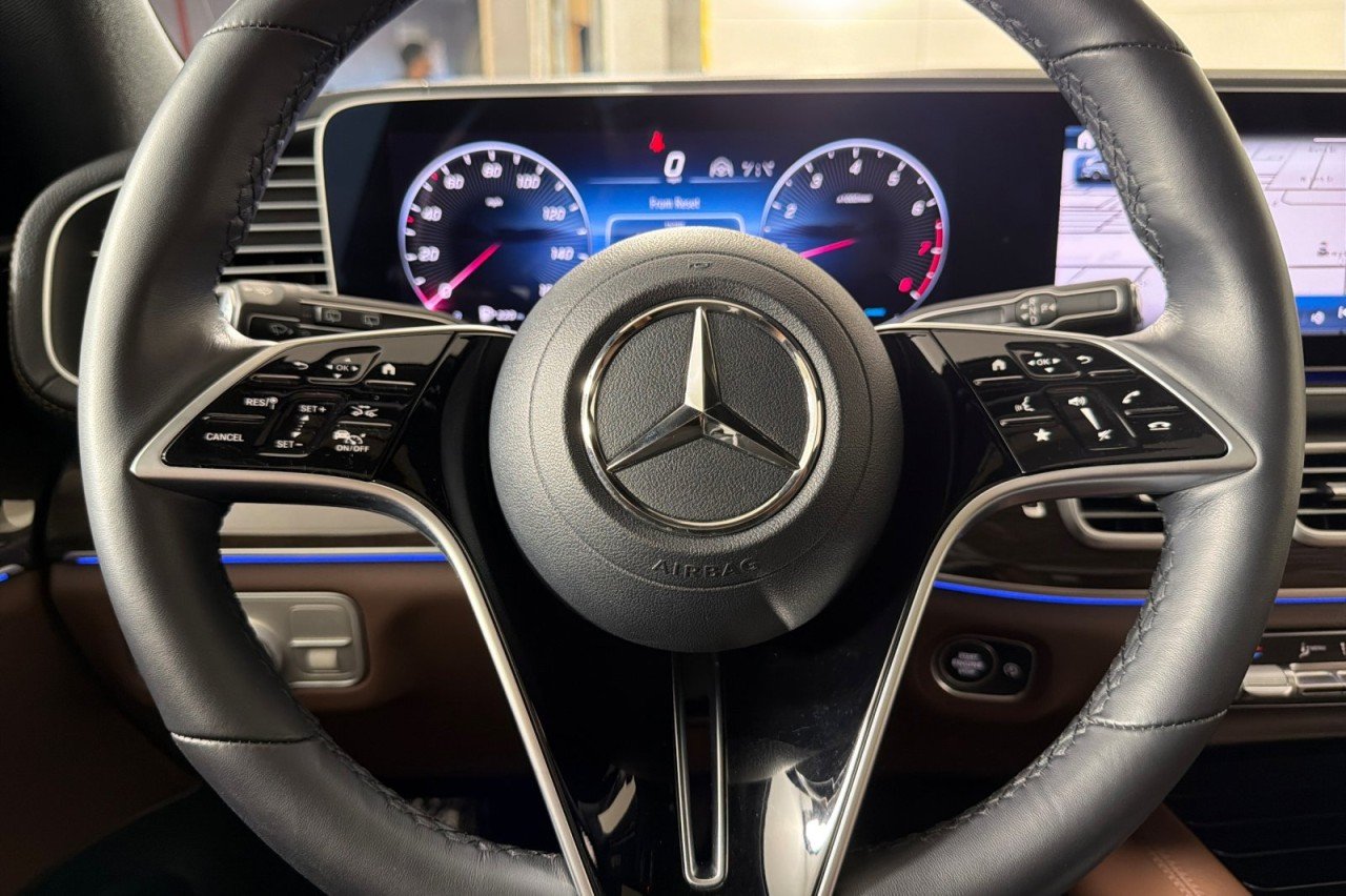 Used 2026 OBSIDIAN BLACK METAL Mercedes-Benz GLS 450 image 24
