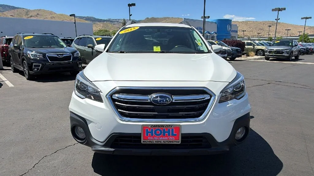 Used 2018 Crystal White Pearl Subaru 2.5i Premium image 8