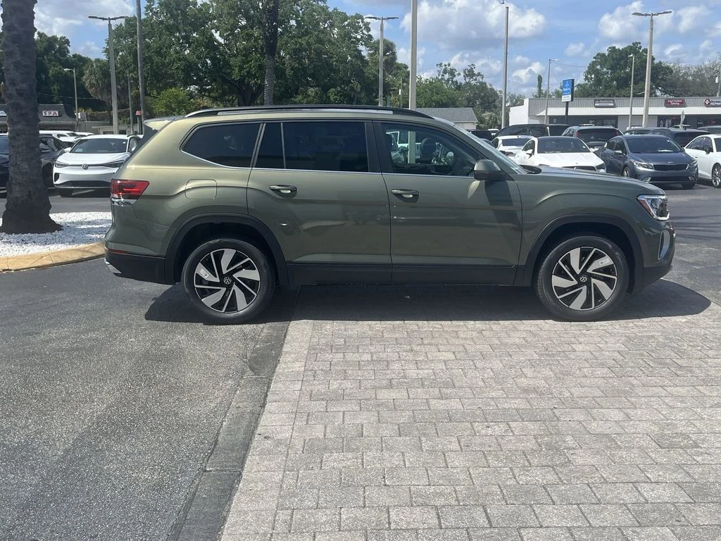 New 2026 Green Volkswagen 2.0T SE w/Technology image 3