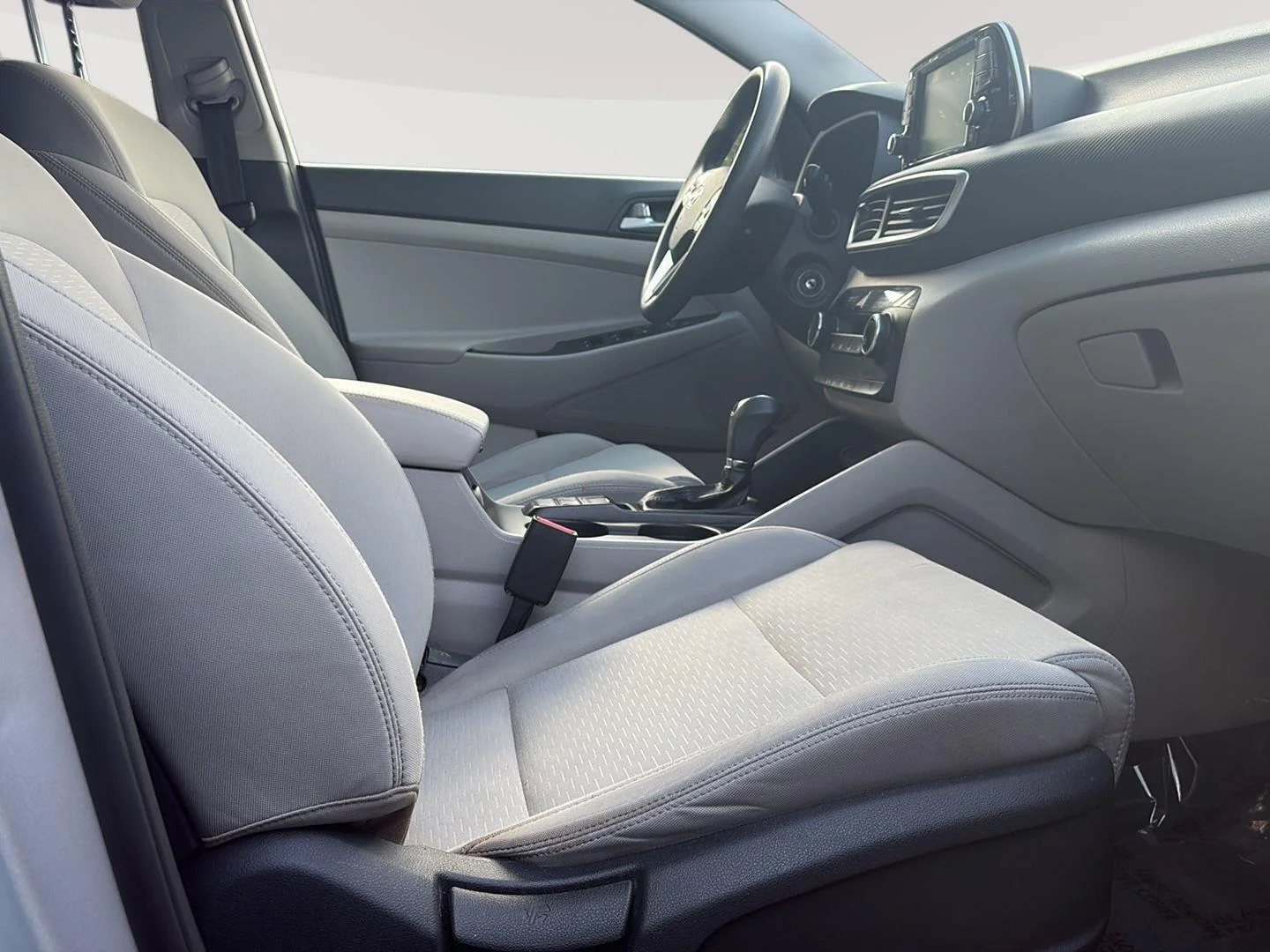 Certified Used 2019 WHITE Hyundai SE image 17