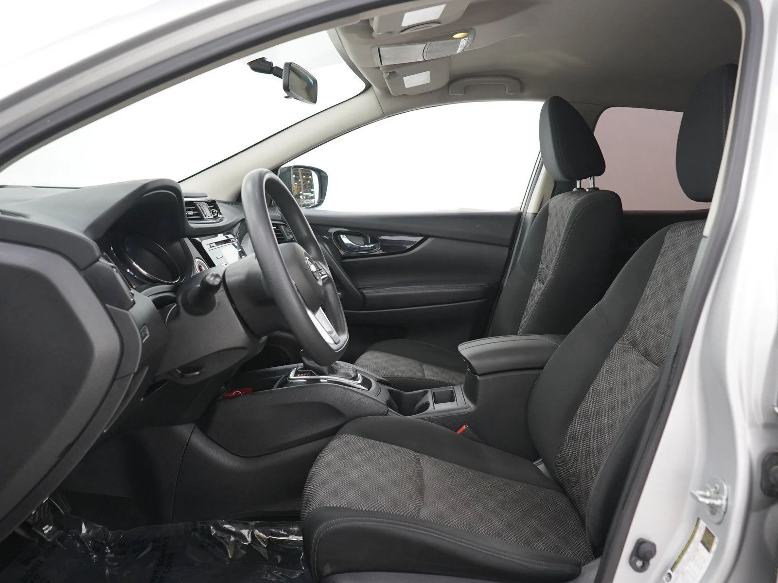 Used 2017 Brilliant Silver Nissan SV image 21