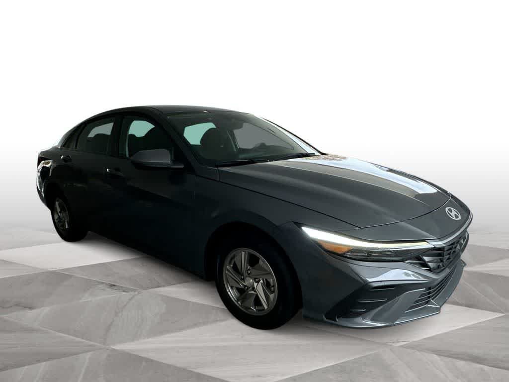 Used 2025 Ecotronic Gray Hyundai SE image 2
