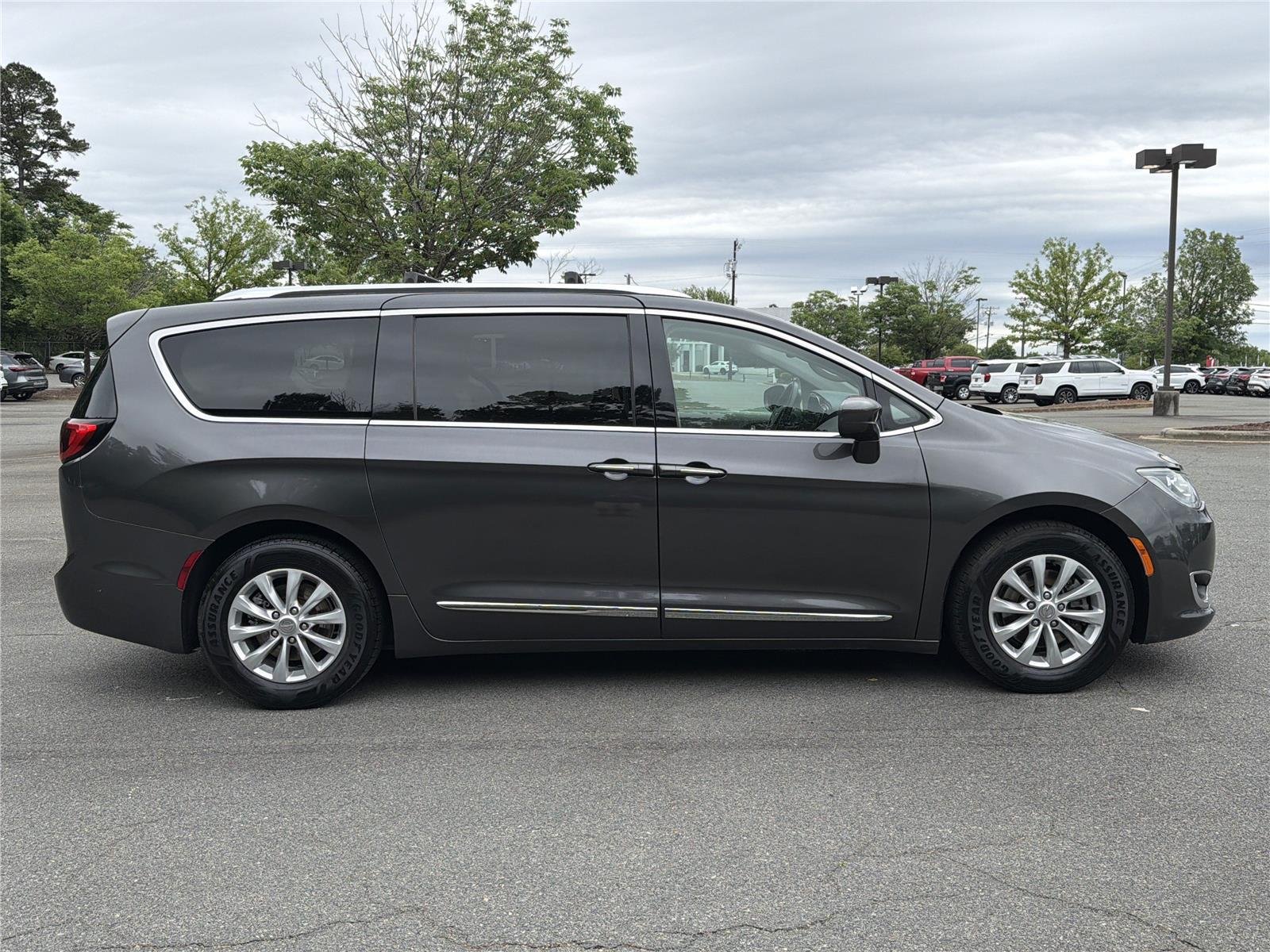 Used 2018 Granite Crystal Metallic Clearcoat Chrysler Touring L Plus image 32
