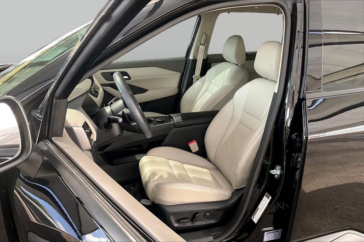 Used 2024 Super Black Nissan SL image 8