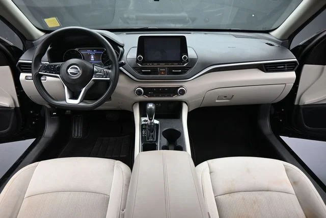 Used 2020 Black Nissan 2.5 S image 23