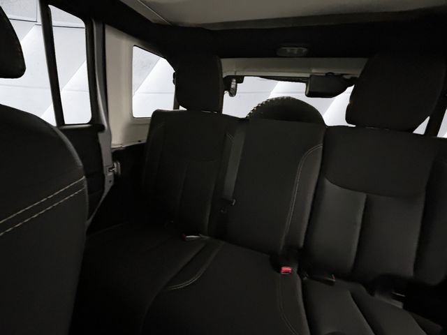 Used 2016 Silver Jeep Unlimited Sahara image 18