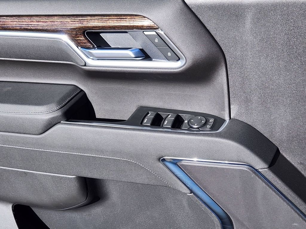 New 2026 Sterling Metallic GMC SLE image 11
