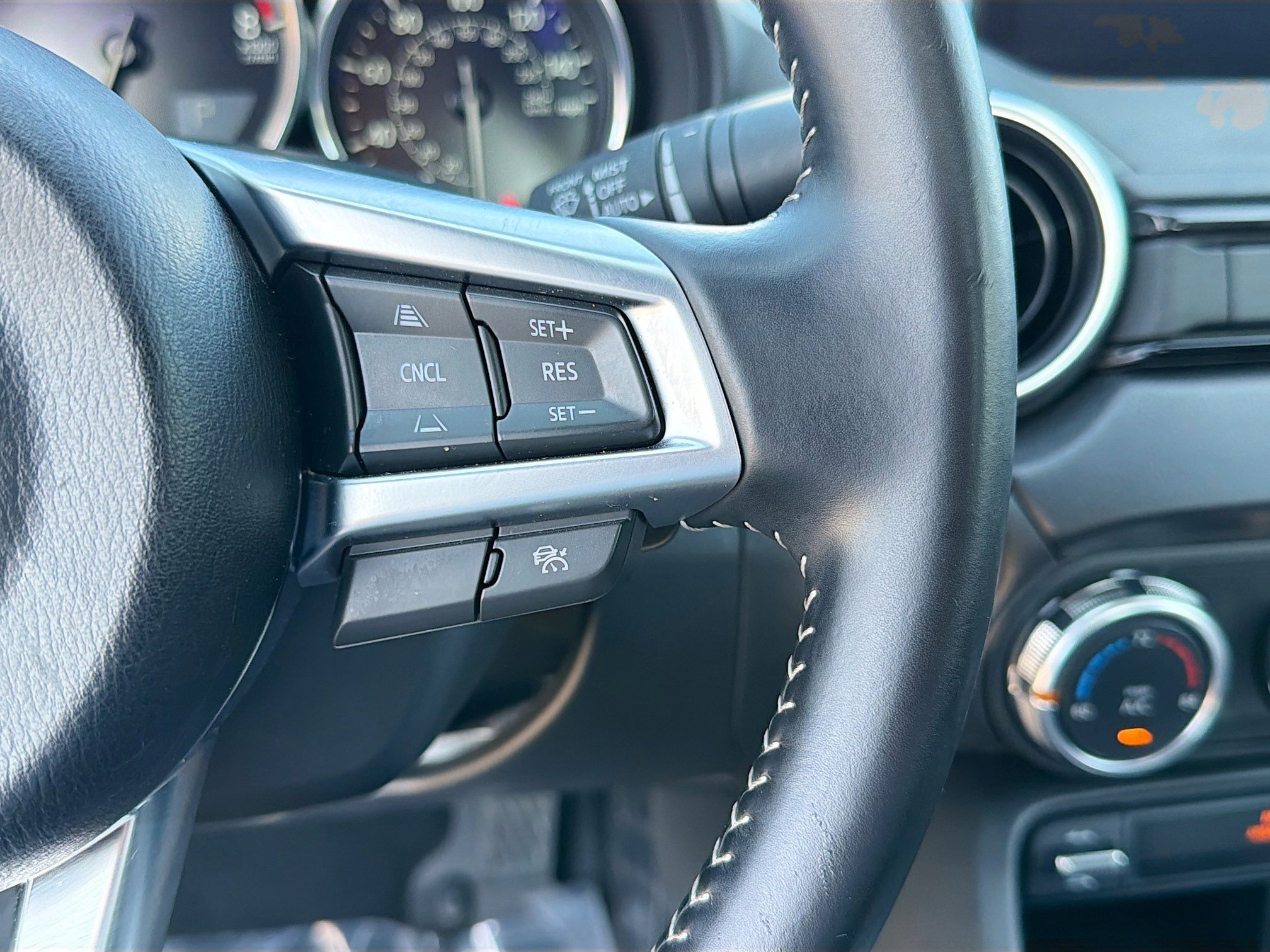 Used 2025 Machine Gray Metallic Mazda Grand Touring image 33