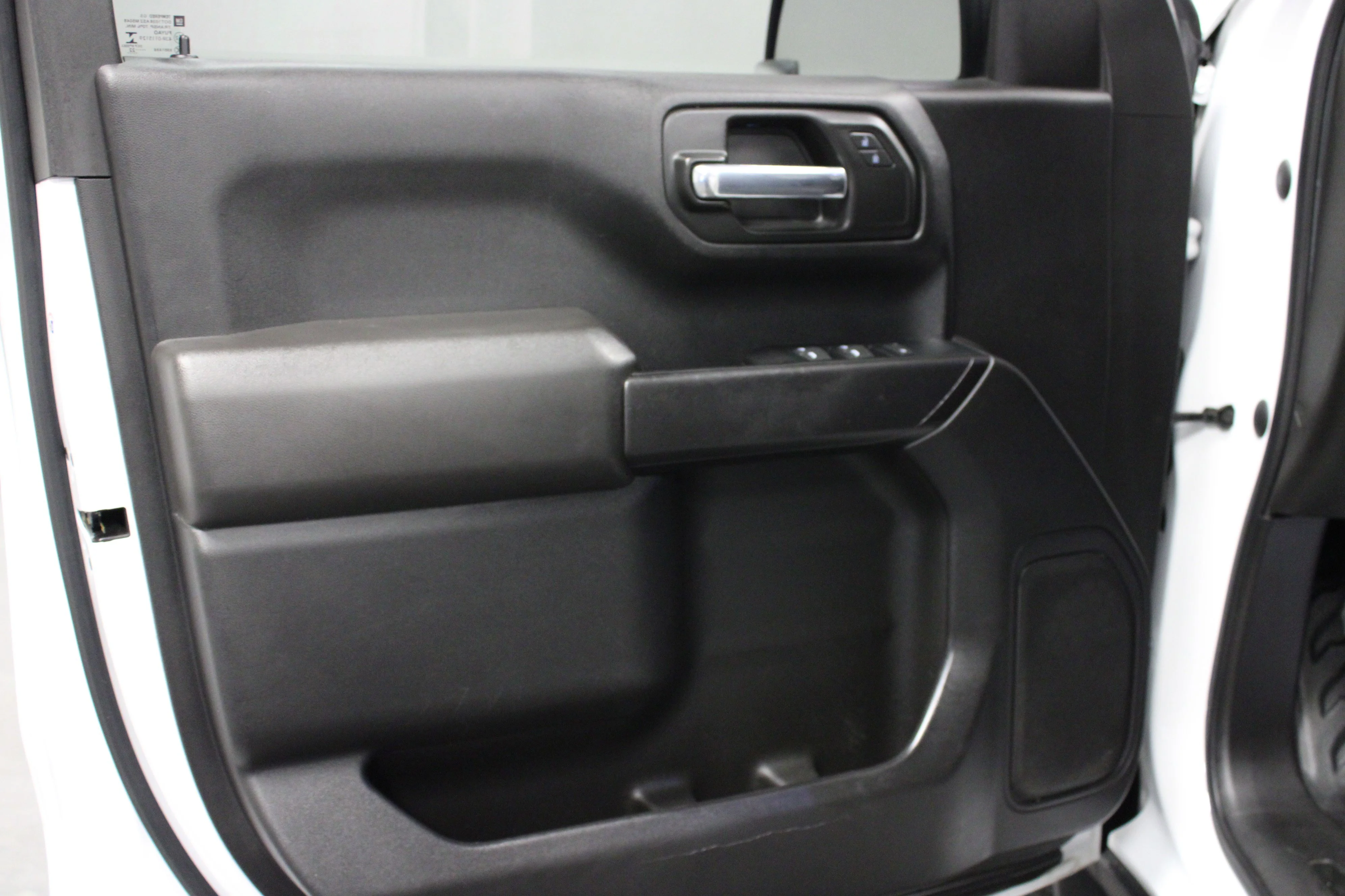 Used 2022 Summit White Chevrolet WT image 11