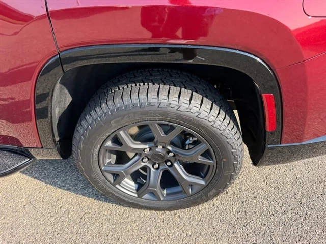 New 2026 Velvet Red Pearlcoat (DISC) Jeep Upland image 8