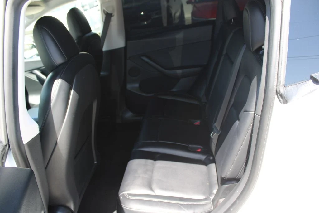 Used 2021 White Tesla Standard Range image 15