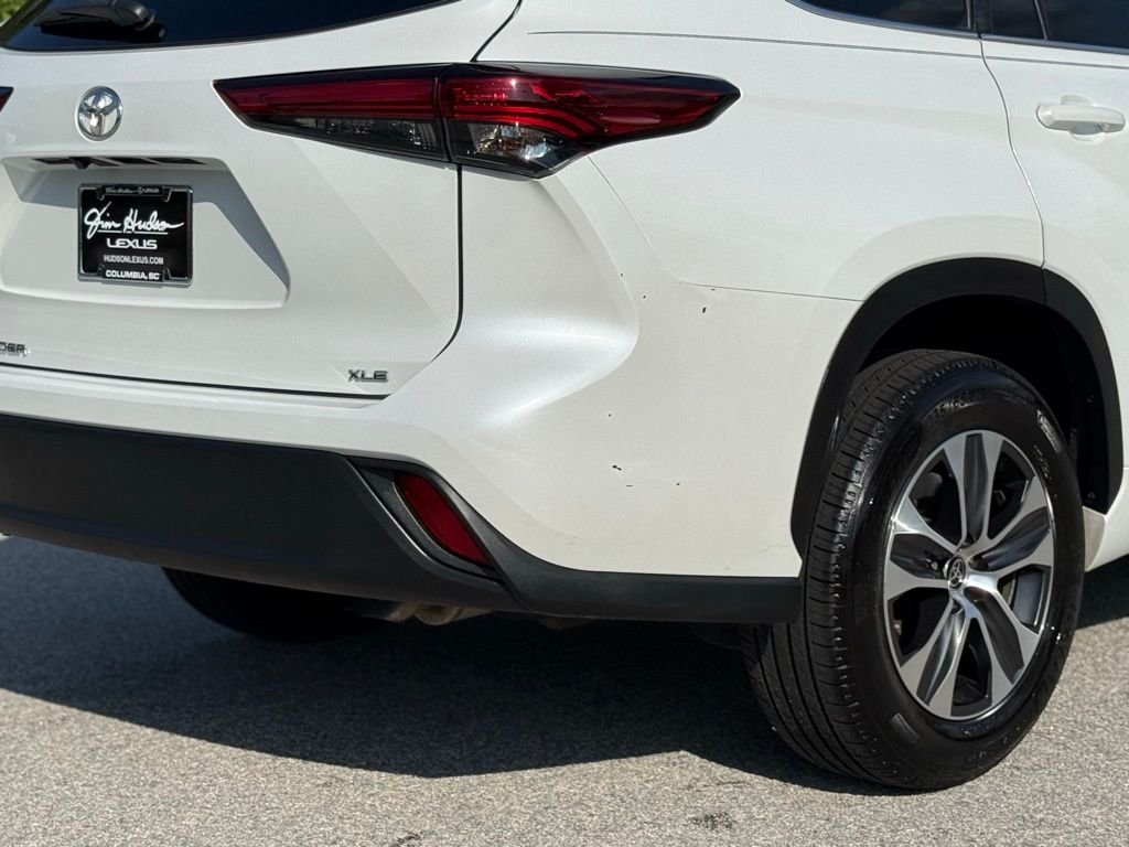 Used 2023 Beige Toyota XLE image 13