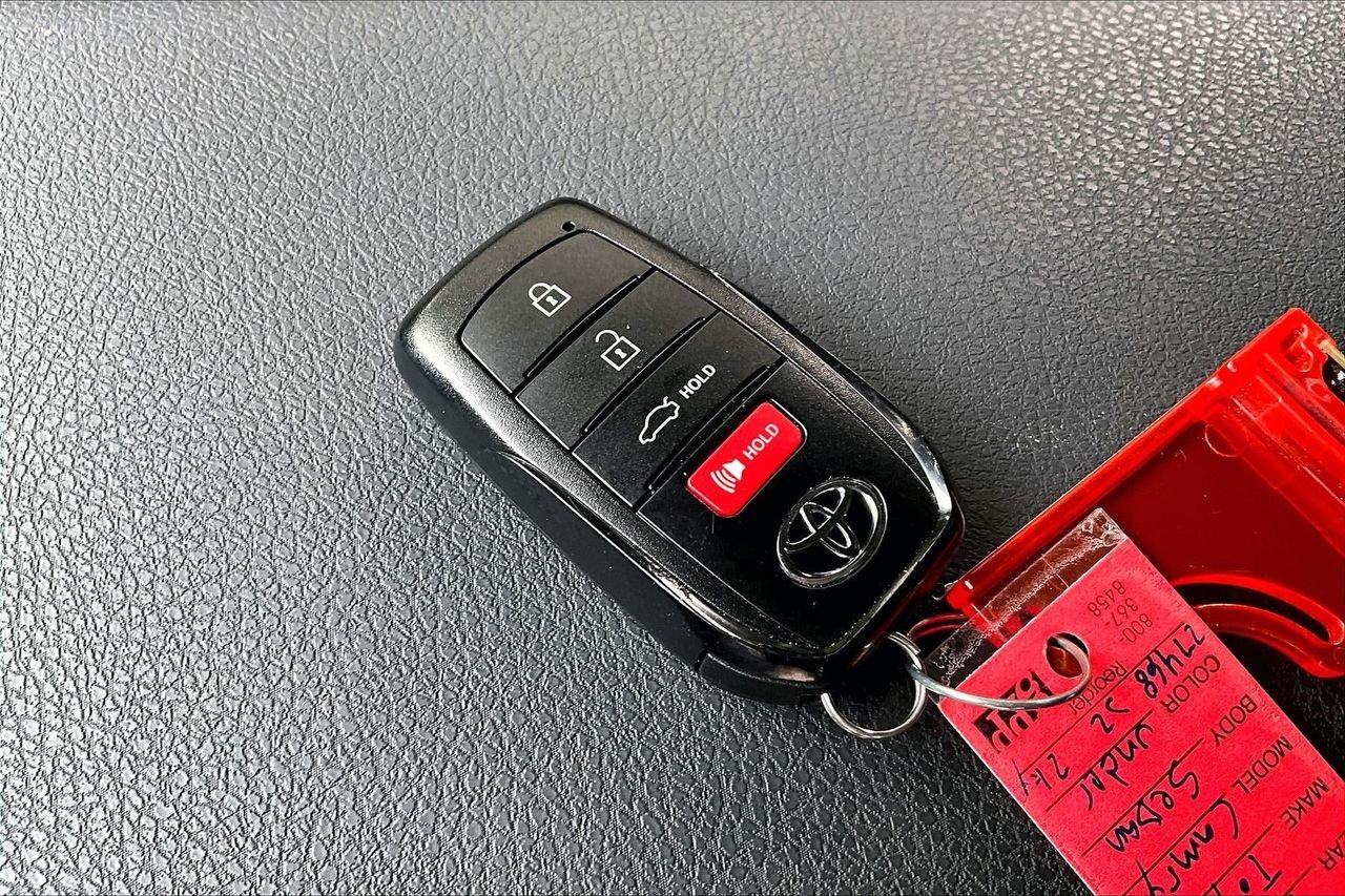 Used 2025  Toyota SE image 35