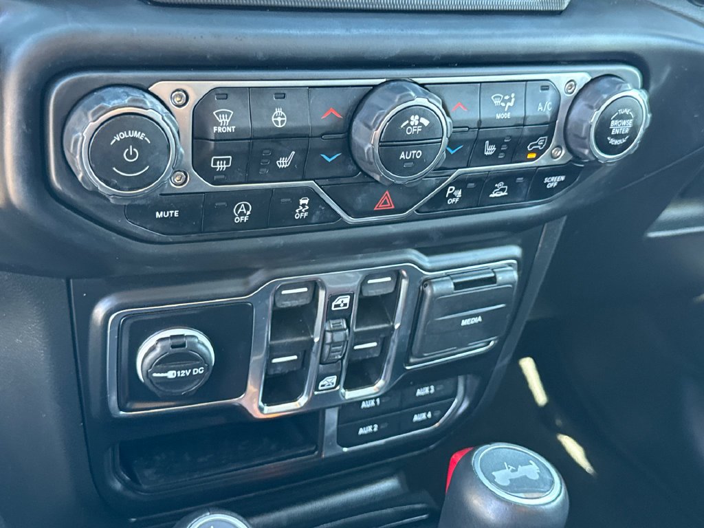 Used 2022 White Jeep Unlimited Sahara Altitude image 30