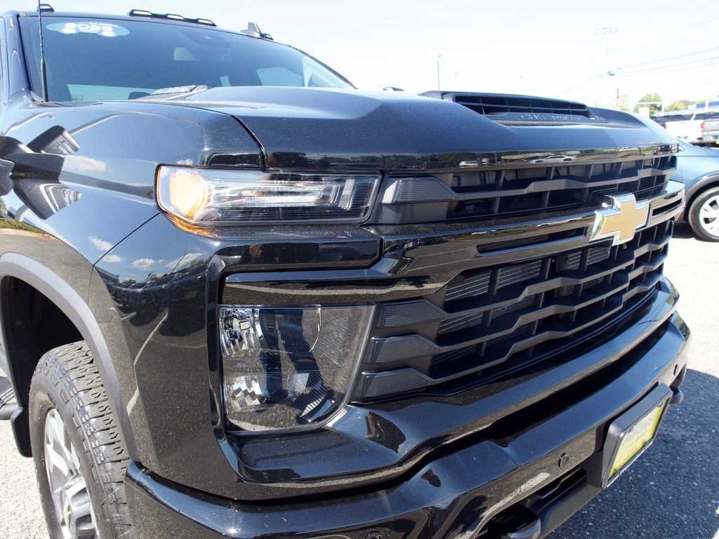 2025 Chevrolet Silverado 2500HD Custom - Photo 13