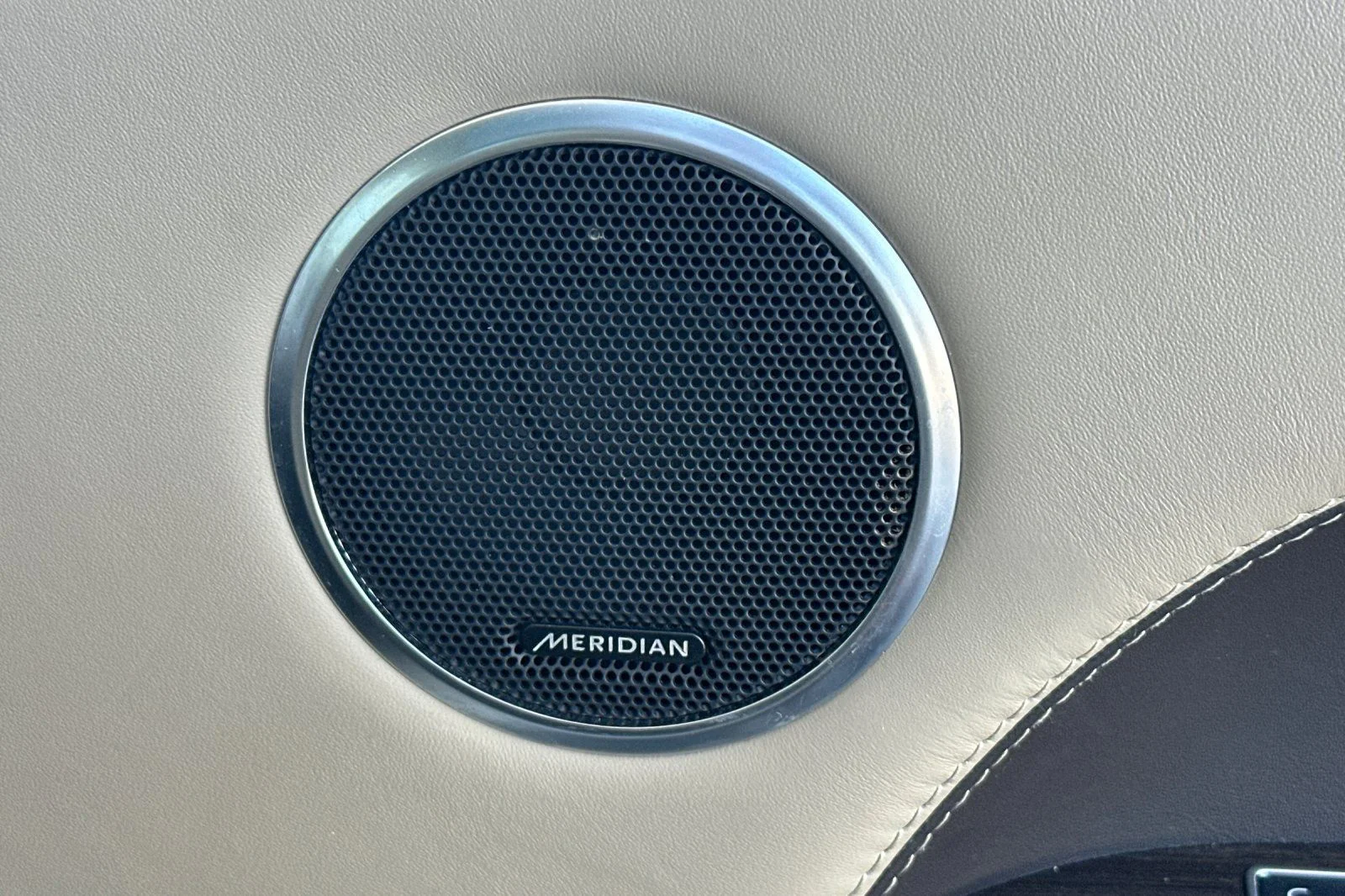 Used 2019  Land Rover Supercharged image 21