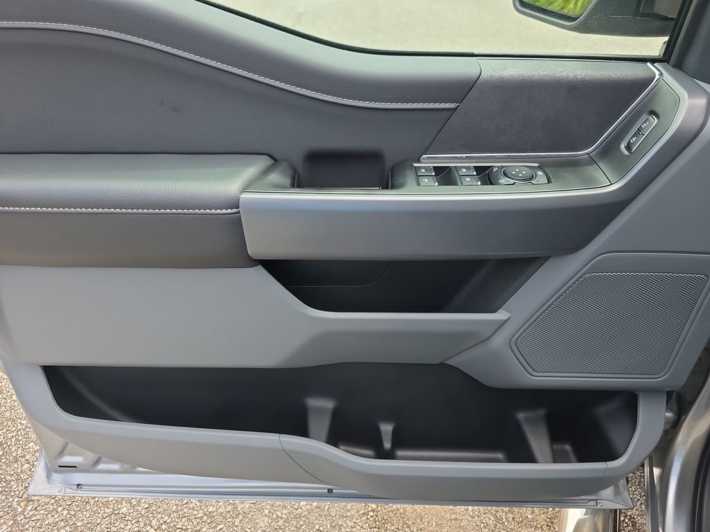 Used 2025 Silver Ford XLT image 17