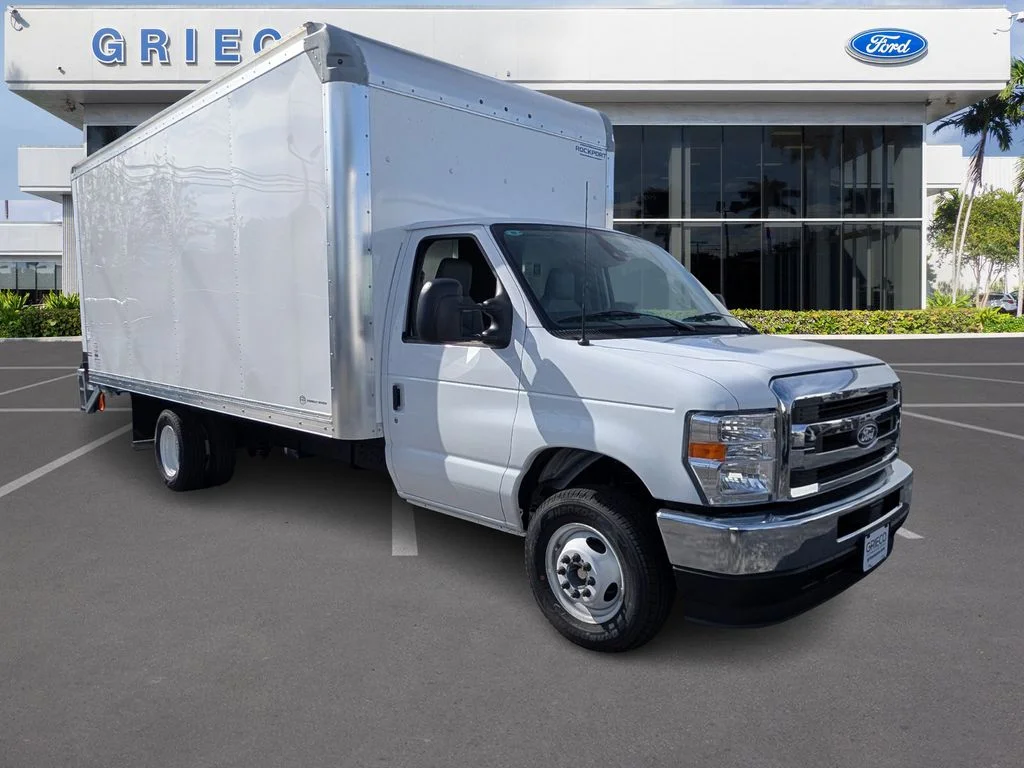 New 2026 Oxford White Ford E-350 SRW image 1