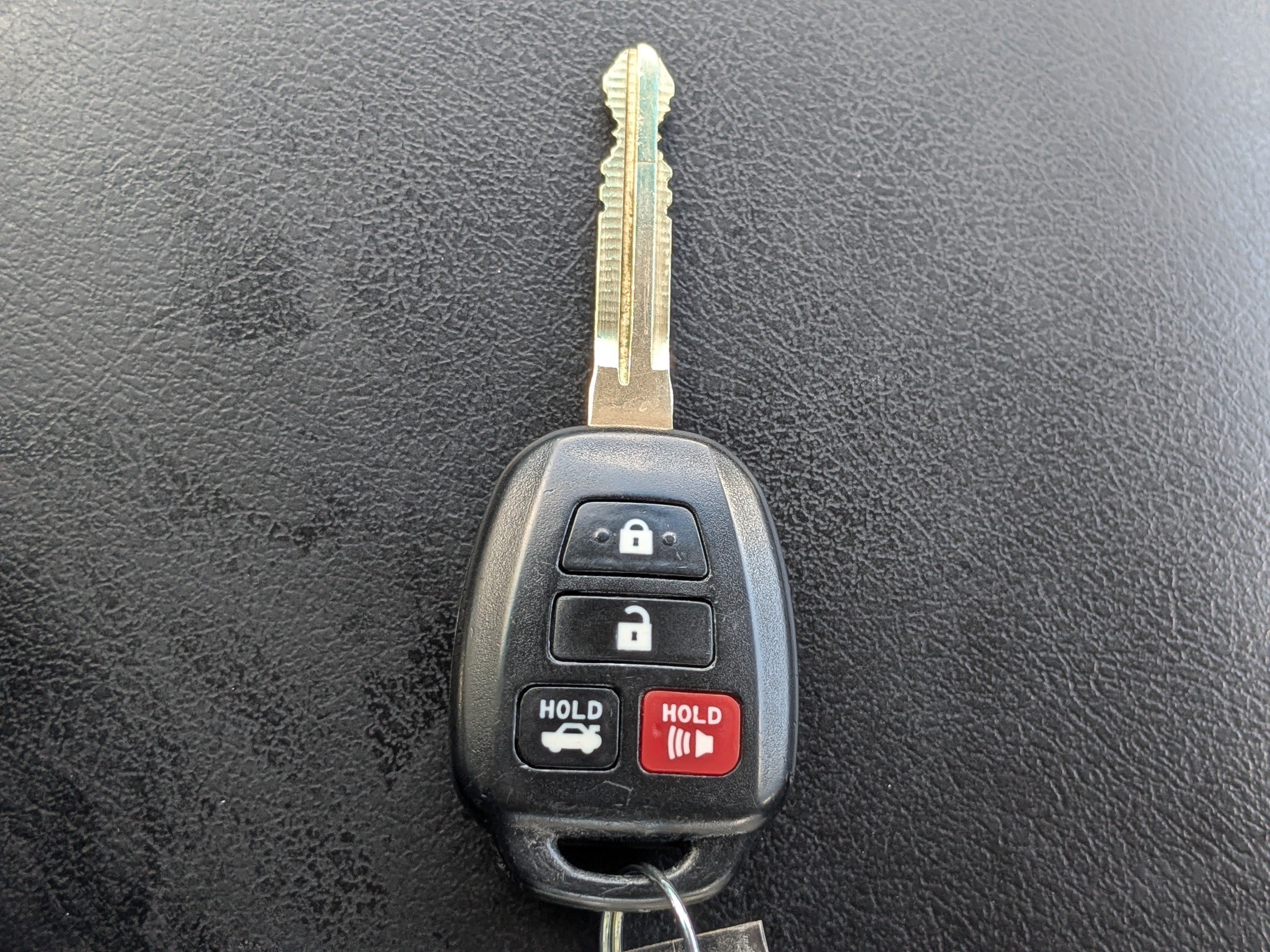 2015 Toyota Camry LE - Photo 30