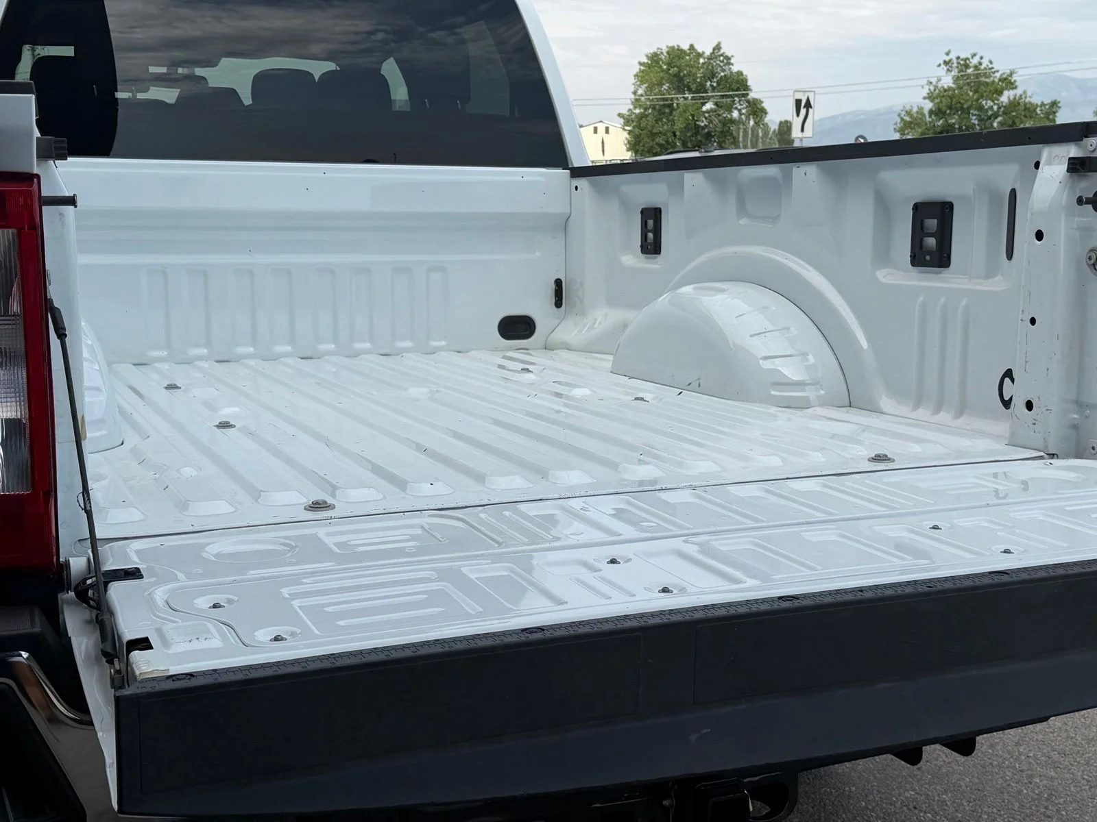 Used 2024 White Ford XLT image 9