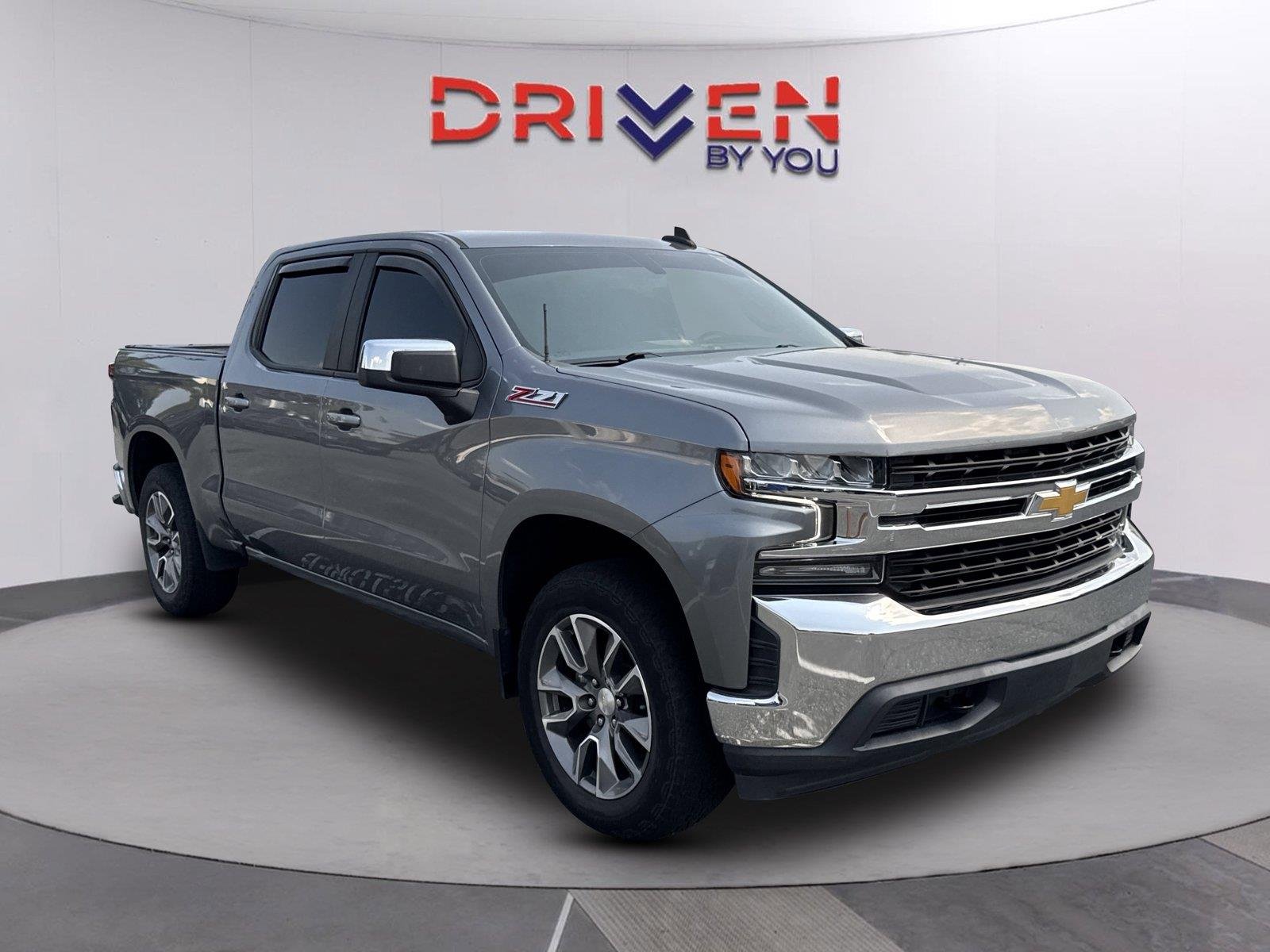 Used 2022 SATIN STEEL METALLIC Chevrolet LT image 2