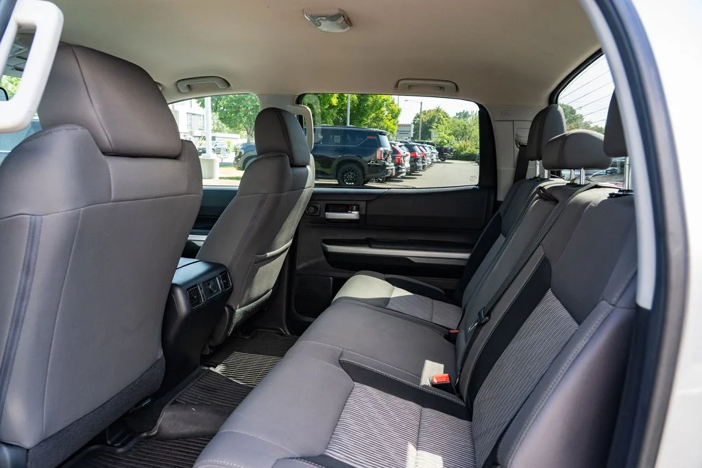 Used 2017 Silver Toyota SR5 image 25