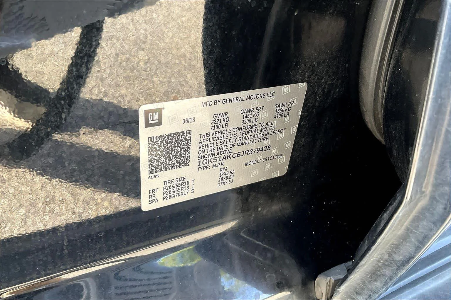 Used 2018 Onyx Black GMC SLE image 31