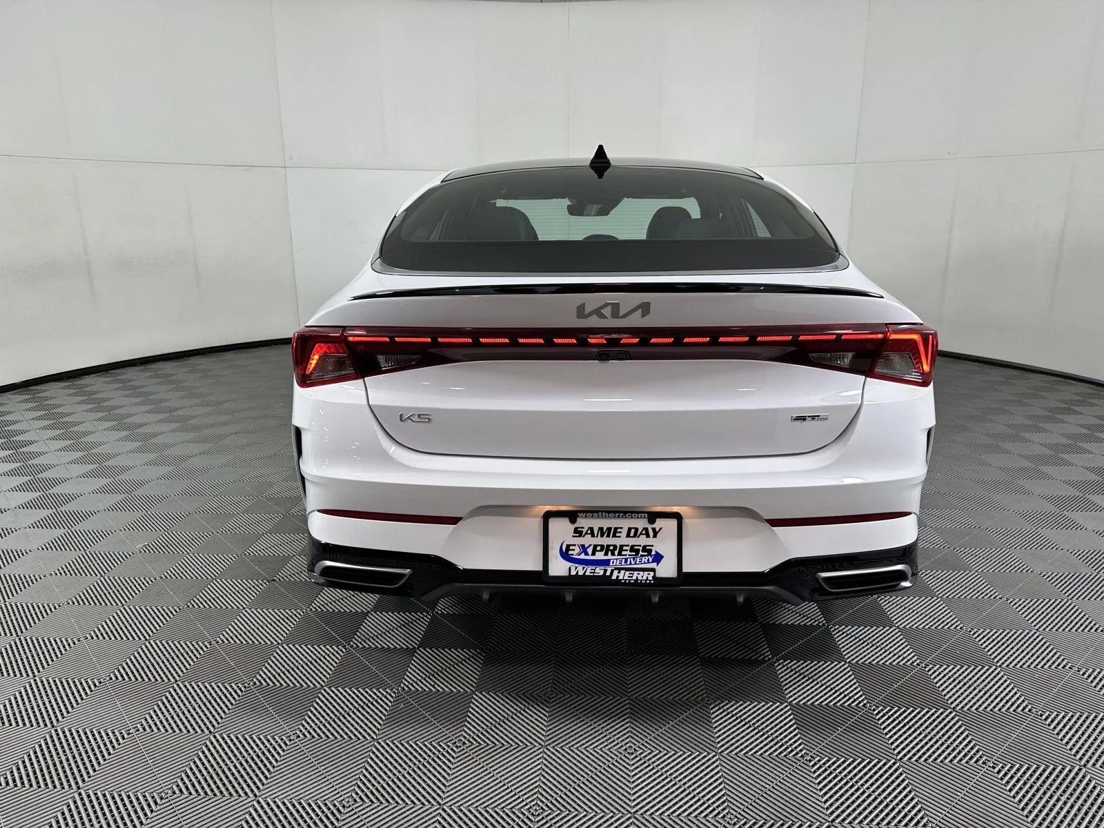 Used 2023 Glacial White Pearl Kia GT-Line image 14