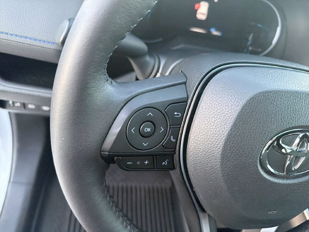 2024 Toyota RAV4 SE - Photo 17