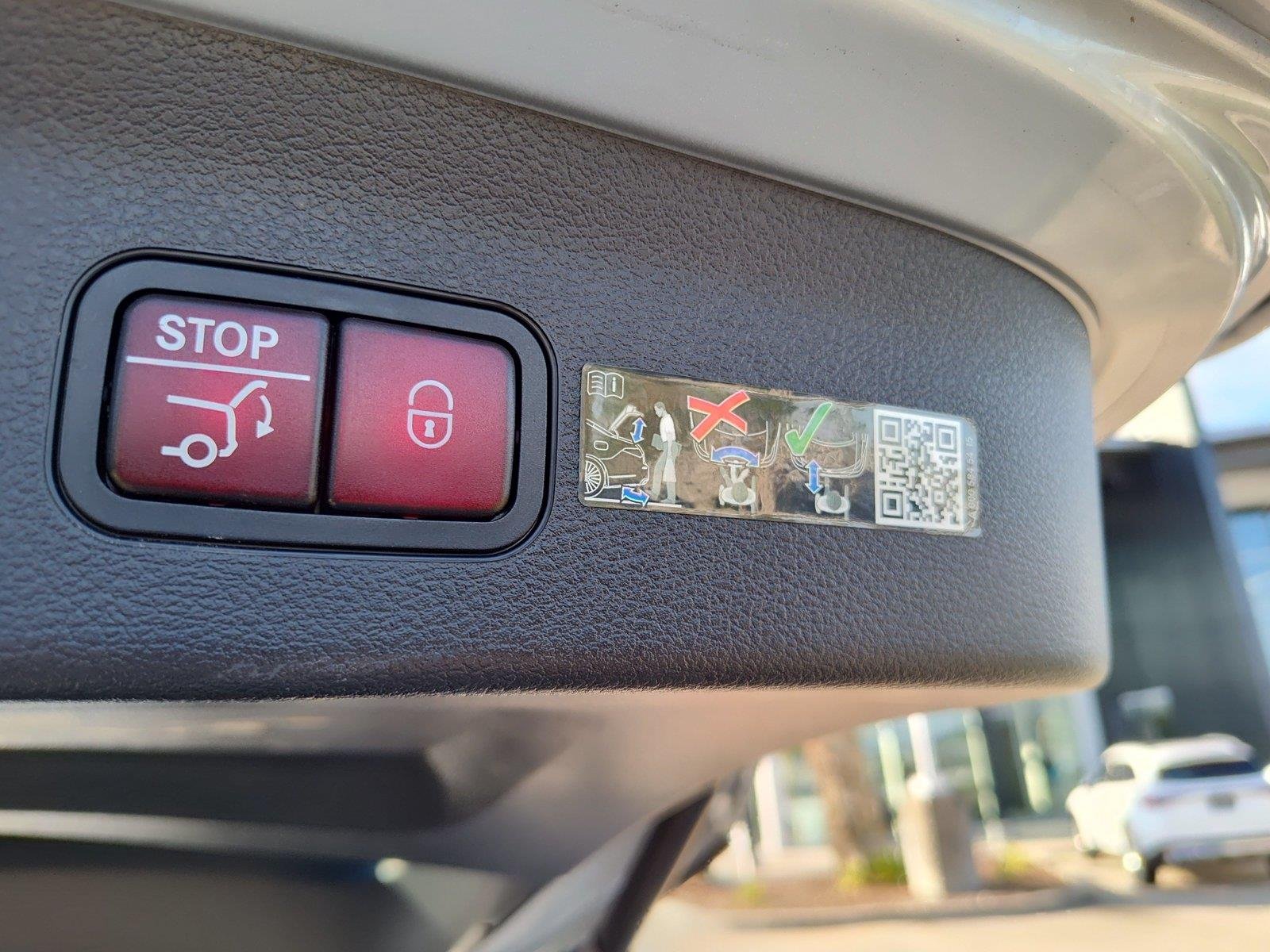 Used 2025 SILVER Mercedes-Benz GLS 450 image 9