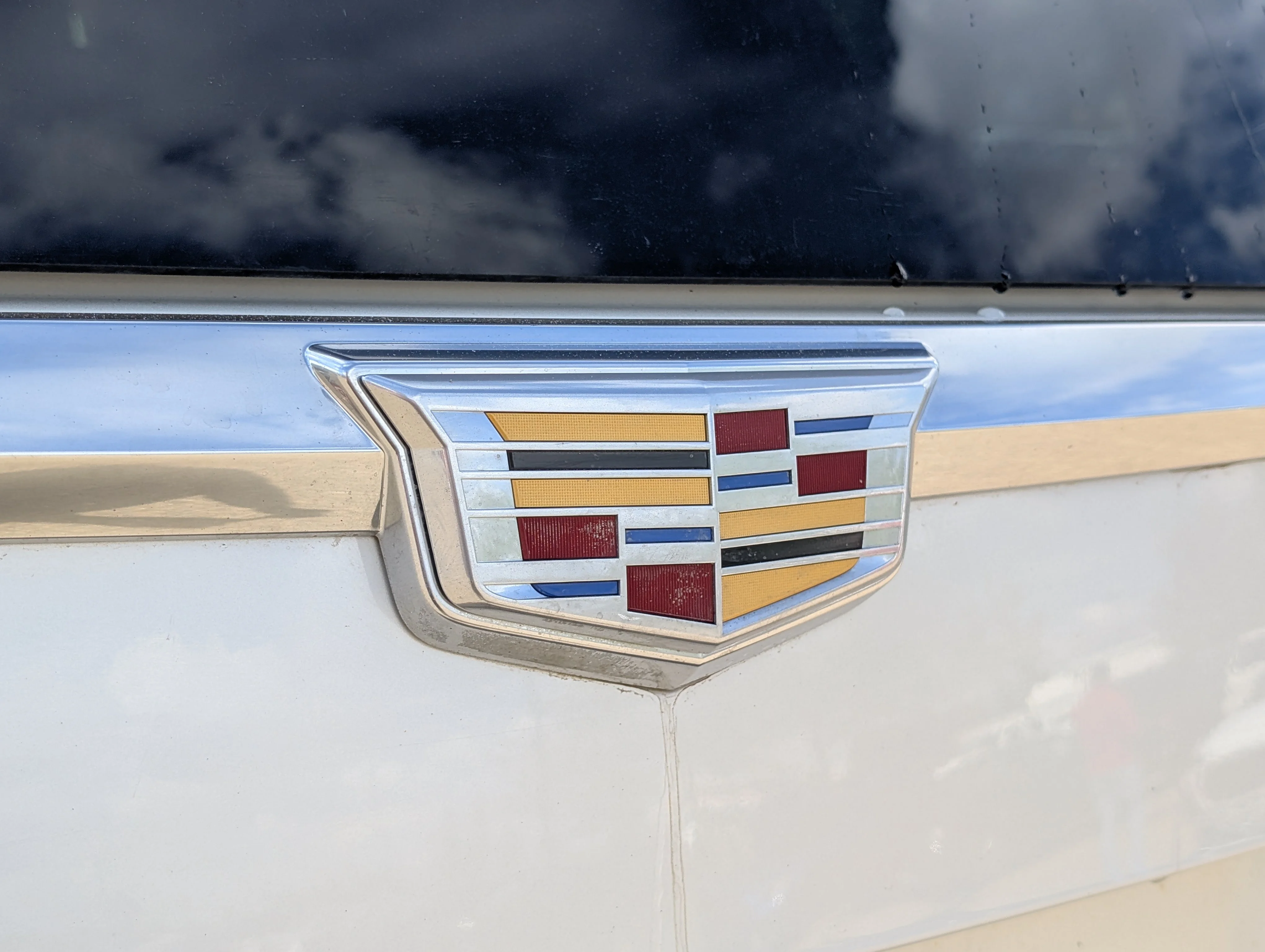 Used 2015 White Cadillac Platinum image 15