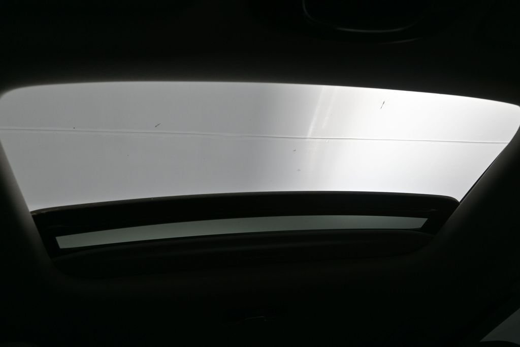 Used 2024 Black Hyundai SEL image 26