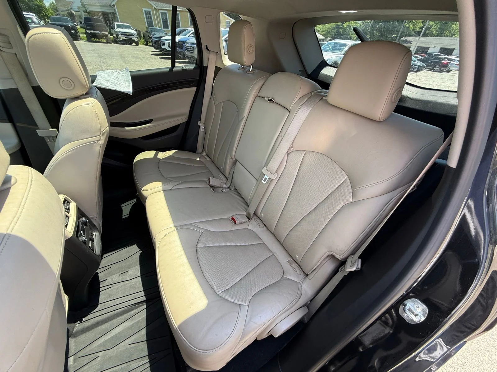 Used 2020 Black Buick Essence image 22