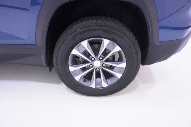 2027 Chevrolet Equinox LT - Photo 11