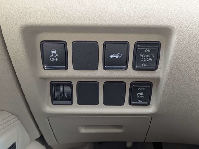 Used 2013 Black INFINITI Base image 28