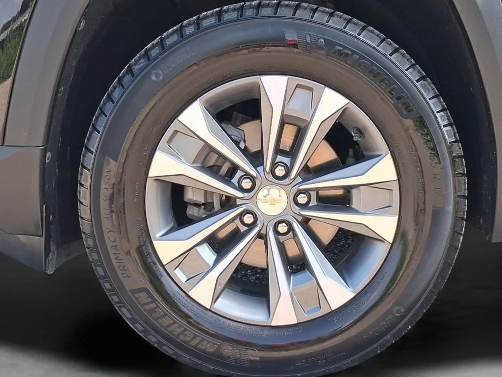 Used 2025 Mosaic Black Metallic Chevrolet LT image 9