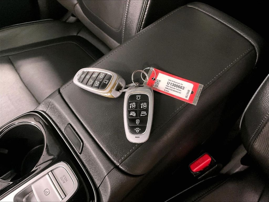 Used 2022 Black Hyundai Limited image 31