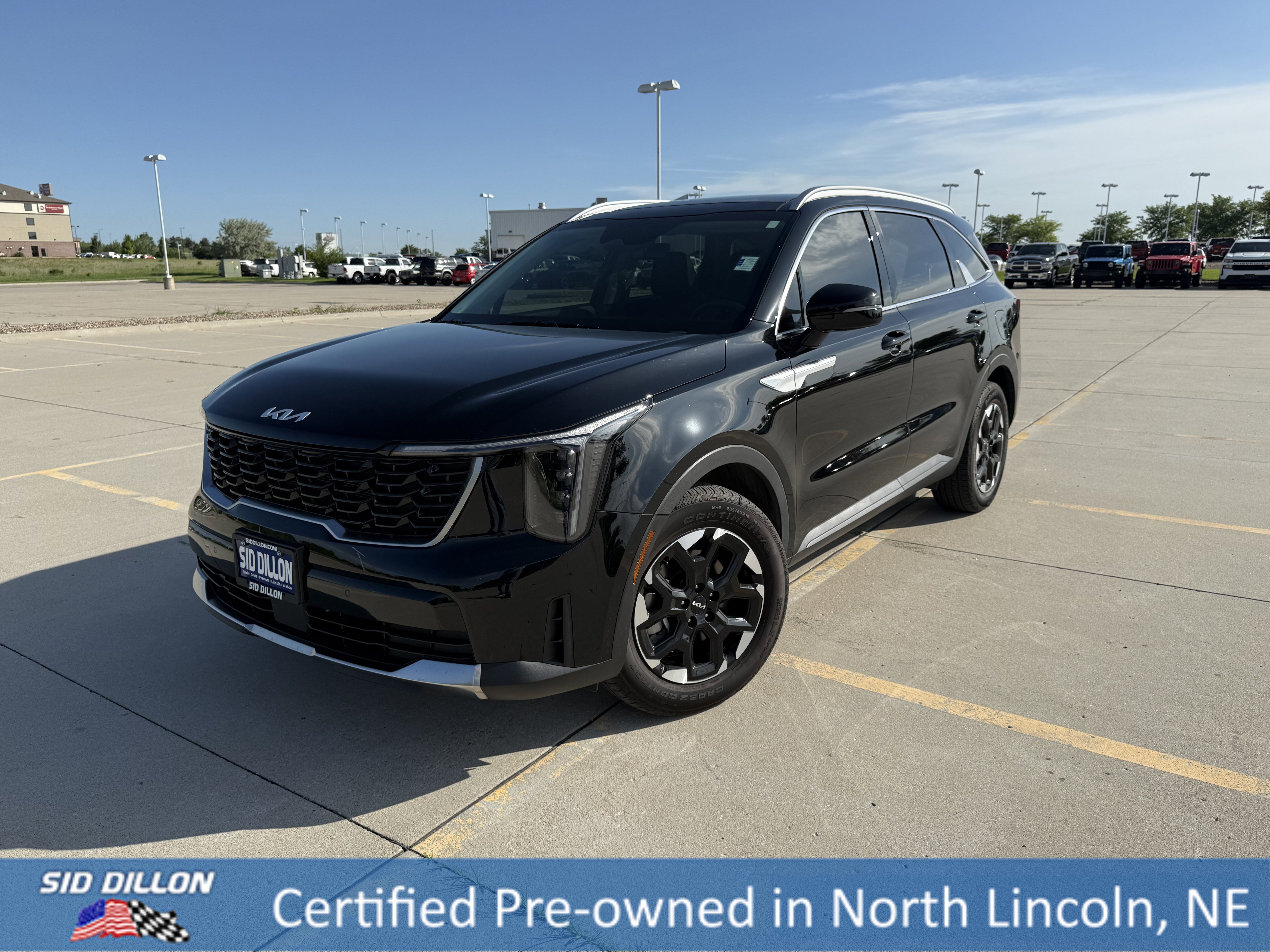 2025 Kia Sorento S AT's photo