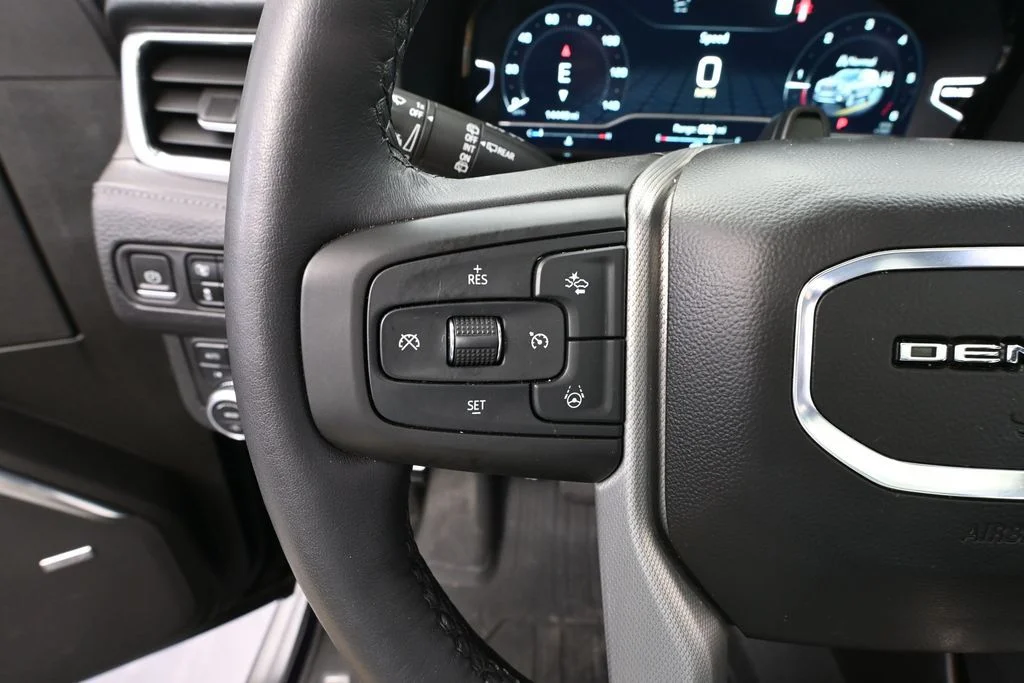 2023 GMC Yukon Denali - Photo 34
