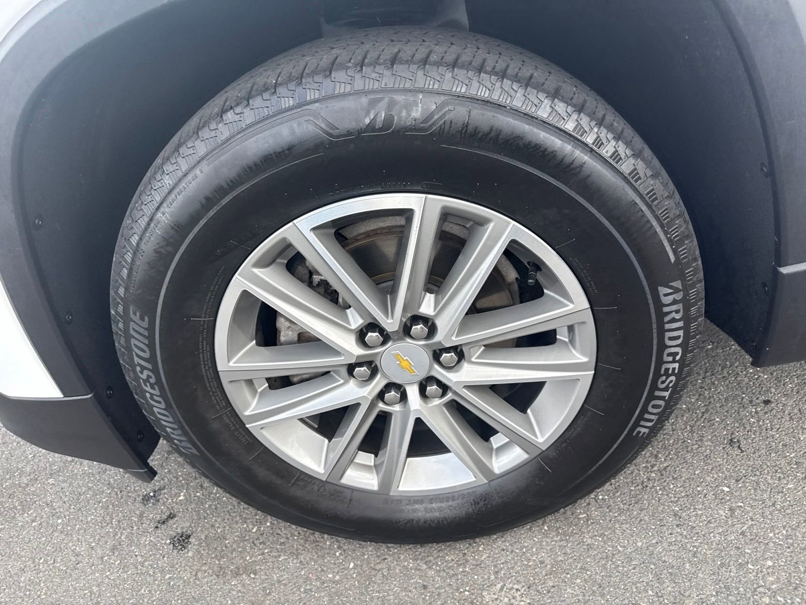 Used 2023 Summit White Chevrolet LT Cloth image 11