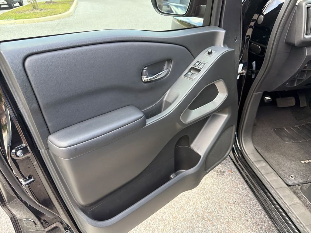 Used 2025 Super Black Nissan SV image 12