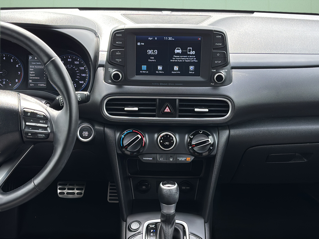 Used 2021 Chalk White Hyundai NIGHT image 22