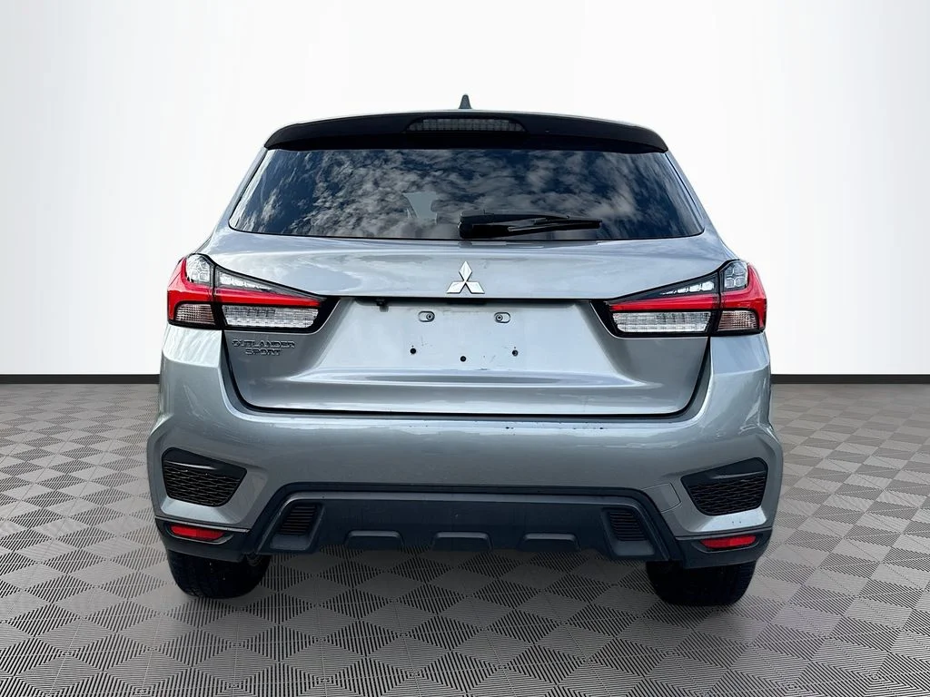 Used 2021  Mitsubishi 2.0 LE image 7