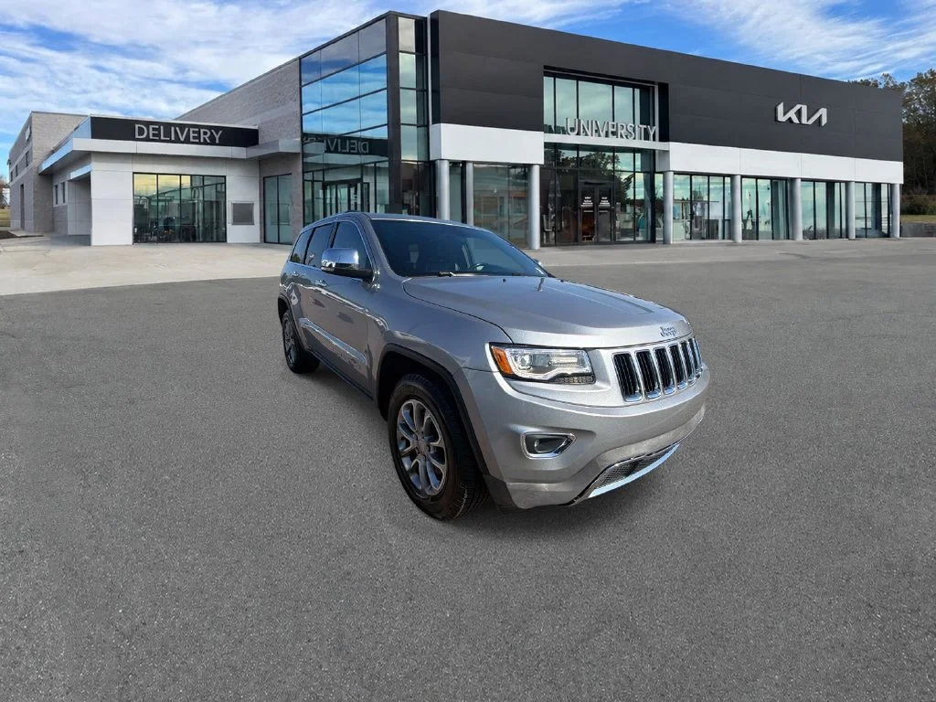 Used 2016 Silver Jeep Limited image 1