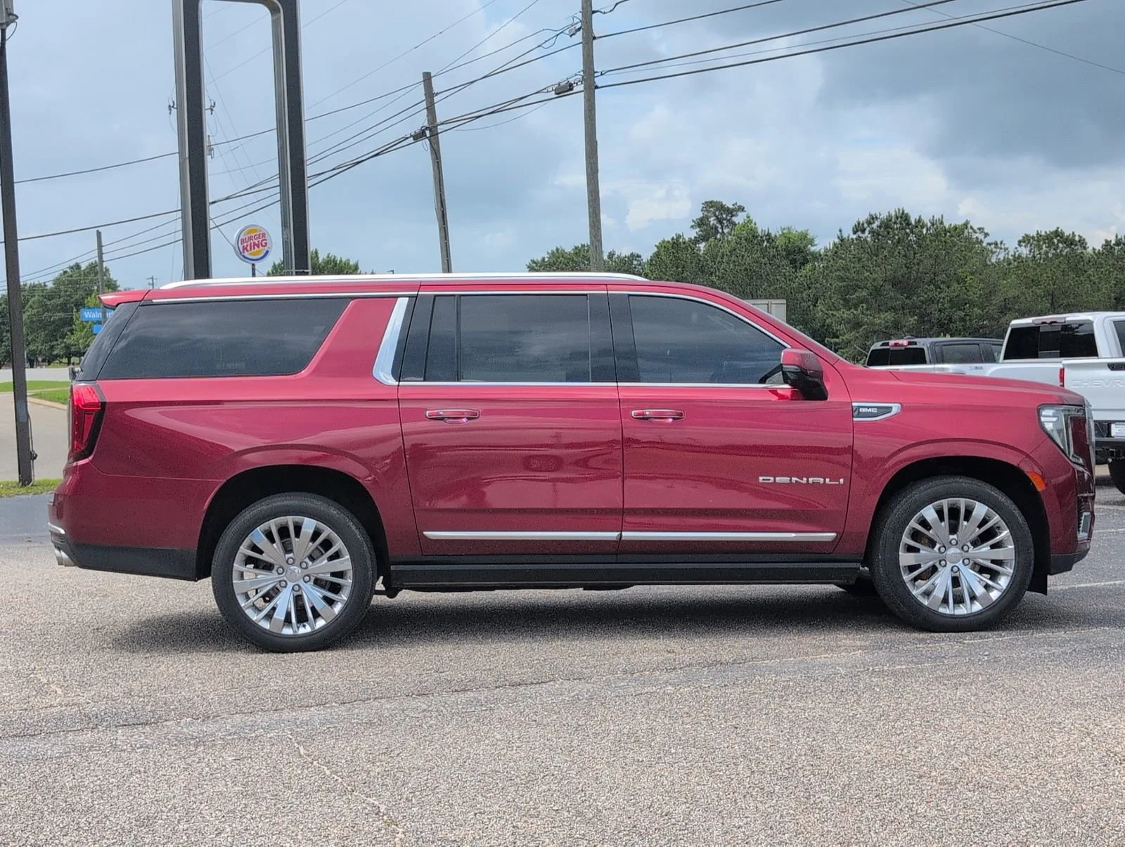Used 2021 CAYENNE RED TINTCOAT GMC Denali image 7