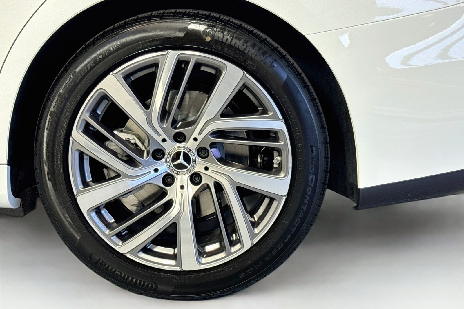New 2026 Polar White Mercedes-Benz E 350 image 28