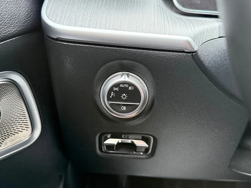 Used 2022 Gray Mercedes-Benz C 300 image 14