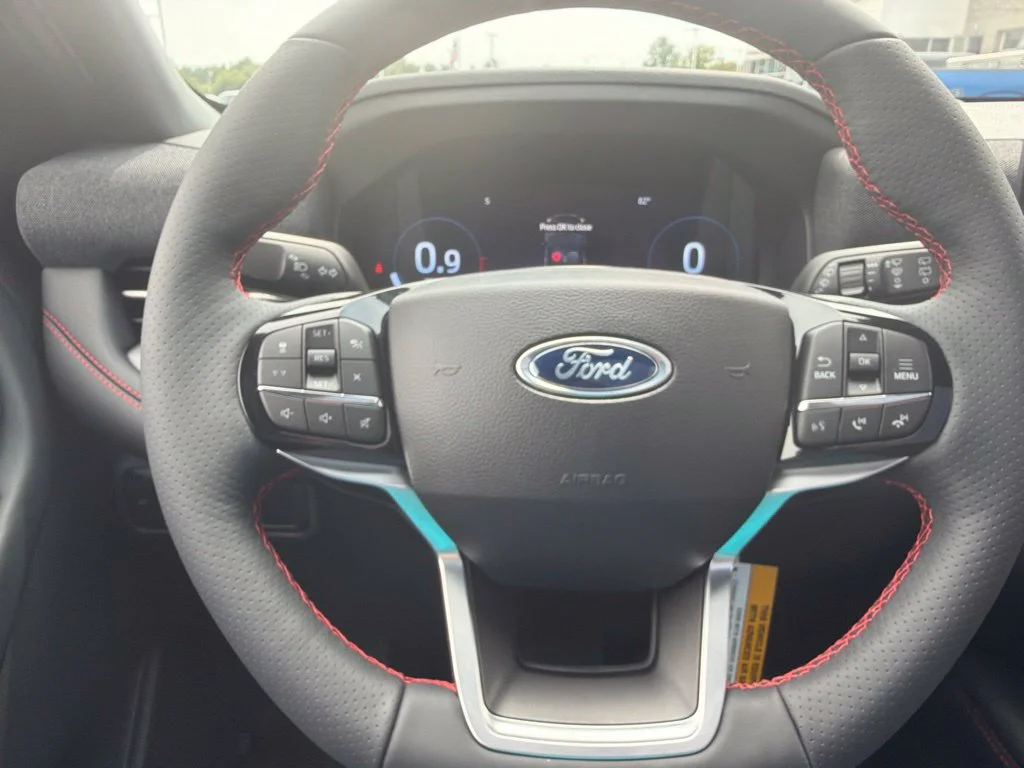 New 2026 Agate Black Metallic Ford ST-Line image 18